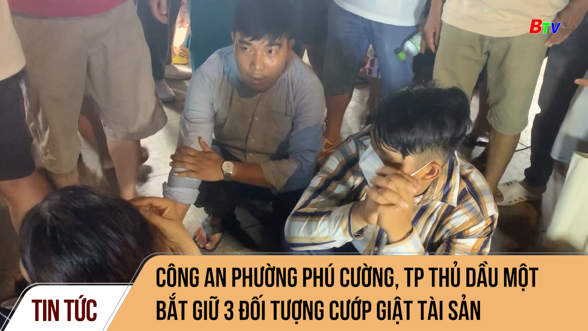 Công an phường Phú Cường, TP Thủ Dầu Một bắt giữ 3 đối tượng cướp giật tài sản	