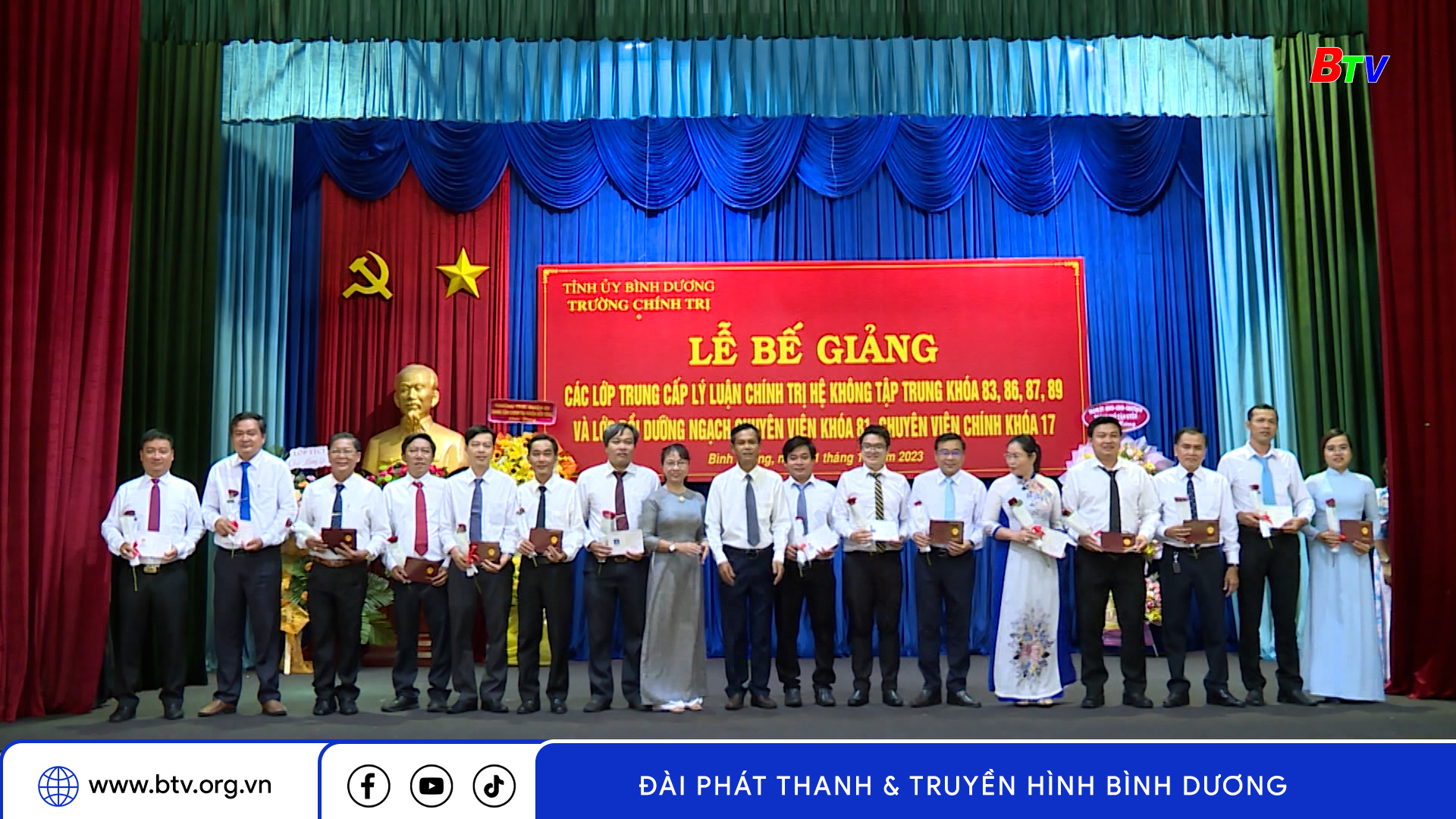 Trường Chính trị tổ chức Lễ bế giảng các lớp Trung cấp Chính trị