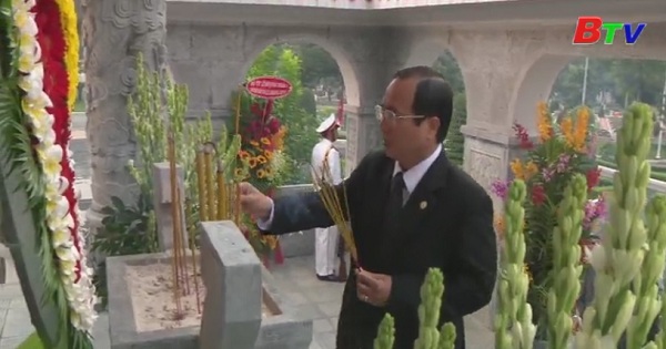 Bình Dương tổ chức lễ viếng Nghĩa trang liệt sĩ tỉnh