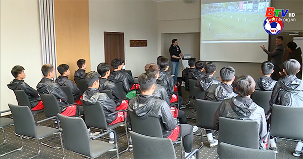 Đội U17 Việt Nam và những bài học đầu tiên tại Đức
