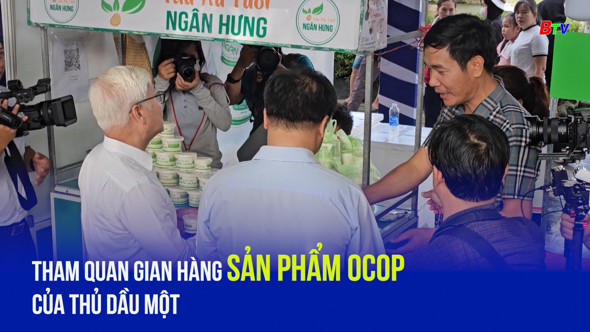 Tham quan gian hàng sản phẩm Ocop của Thủ Dầu Một	