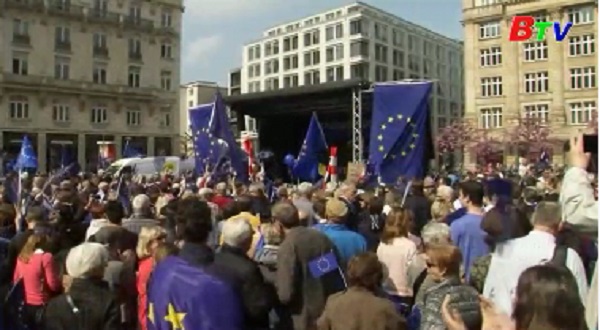 Dân Đức tuần hành ủng hộ Châu Âu thống nhất