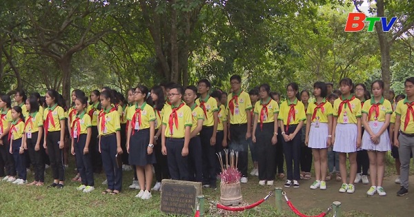 Hoạt động đoàn đại biểu cháu ngoan Bác Hồ tỉnh Bình Dương tại tỉnh Tuyên Quang