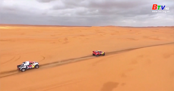 Sebastien Loeb dẫn đầu sau chặng 2 Dakar Rally 2022