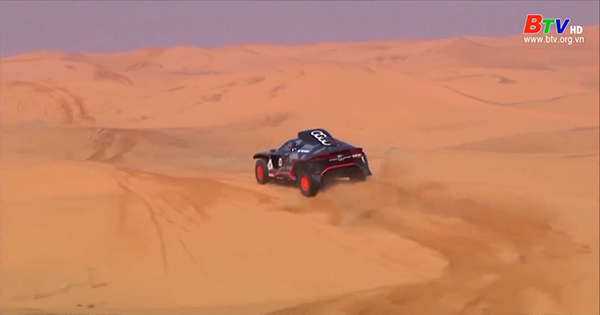 Carlos Sainz giành chiến thắng chặng 3 Giải đua xe Dakar Rally 2022