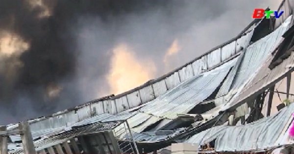 Cháy lớn tại một doanh nghiệp thuộc Khu công nghiệp Mỹ Phước 3, Bến Cát