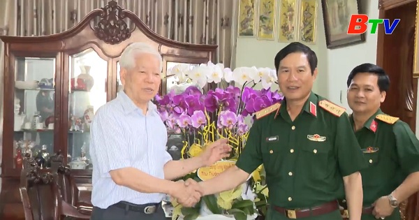 Thứ trưởng Bộ Quốc phòng thăm Nguyên Chủ tịch nước Nguyễn Minh Triết