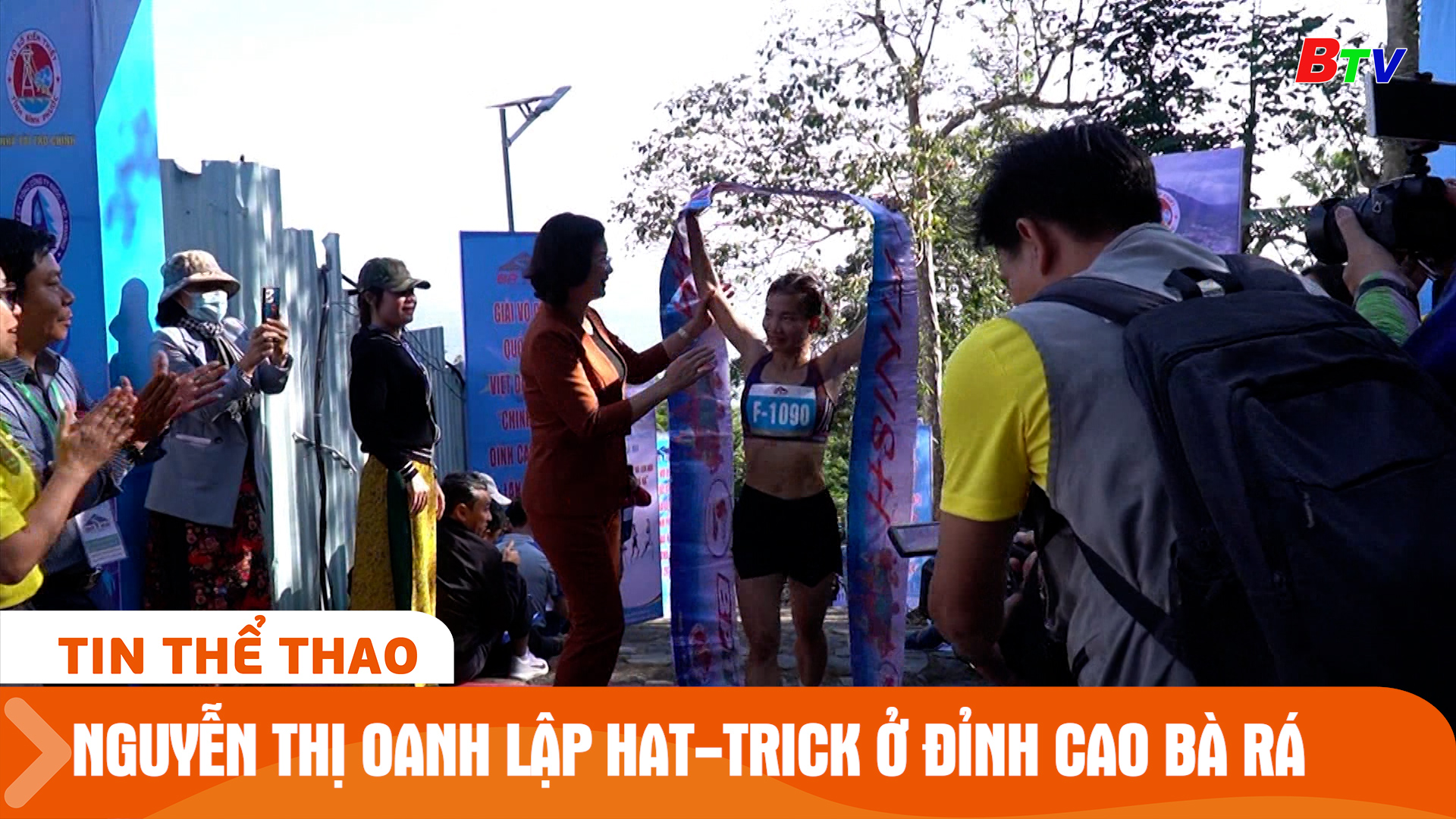 Nguyễn Thị Oanh lập hat-trick ở đỉnh cao Bà Rá | Tin Thể thao 24h	