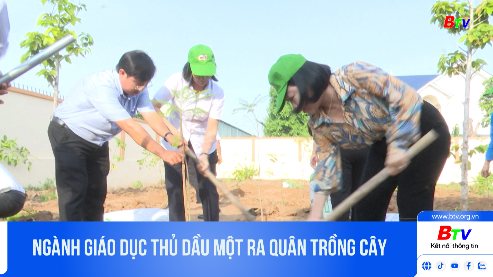 Ngành Giáo dục Thủ Dầu Một ra quân trồng cây	