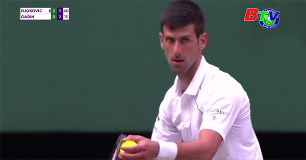 Novak Djokovic vào tứ kết Wimbledon