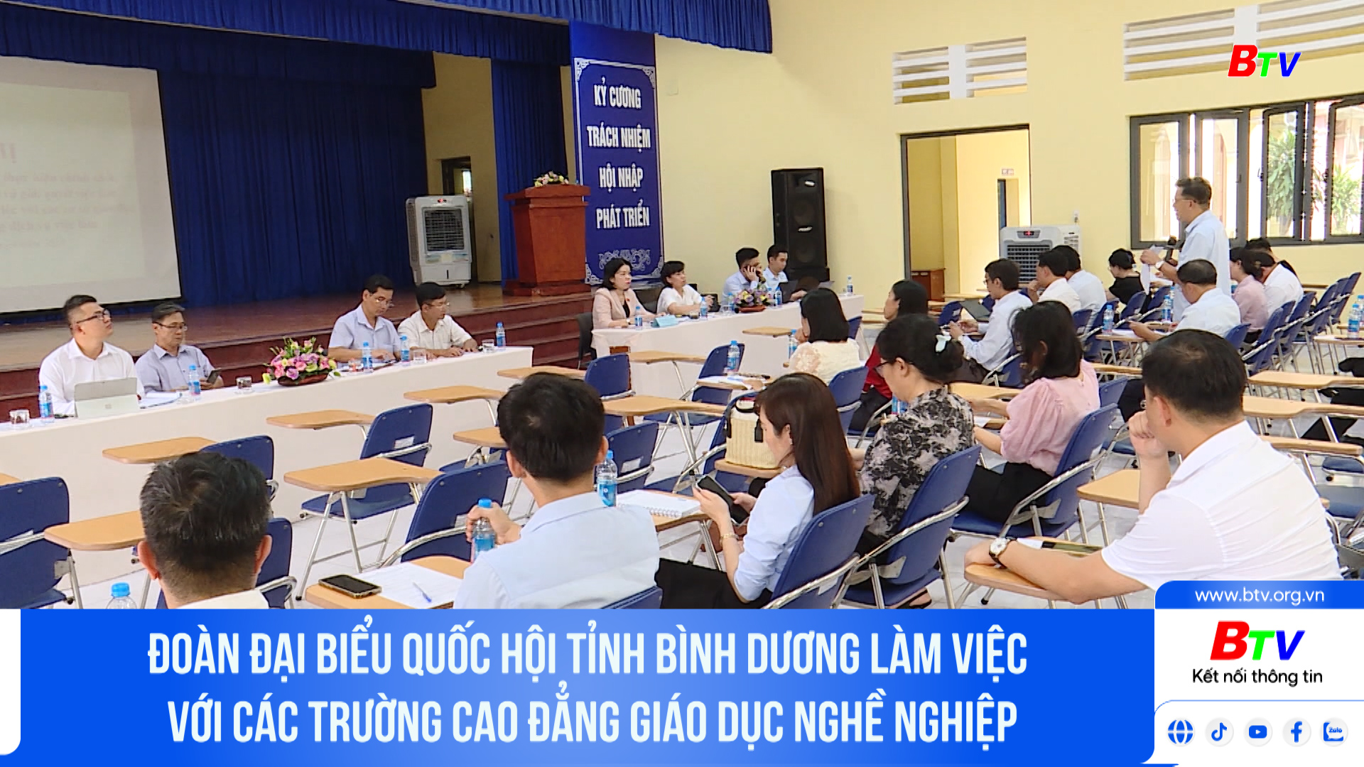 Đoàn đại biểu quốc hội tỉnh Bình Dương làm việc với các trường Cao đẳng giáo dục nghề nghiệp	