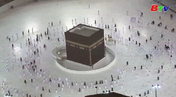 Saudi Arabia nối lại lễ hành hương Umrah tại Mecca