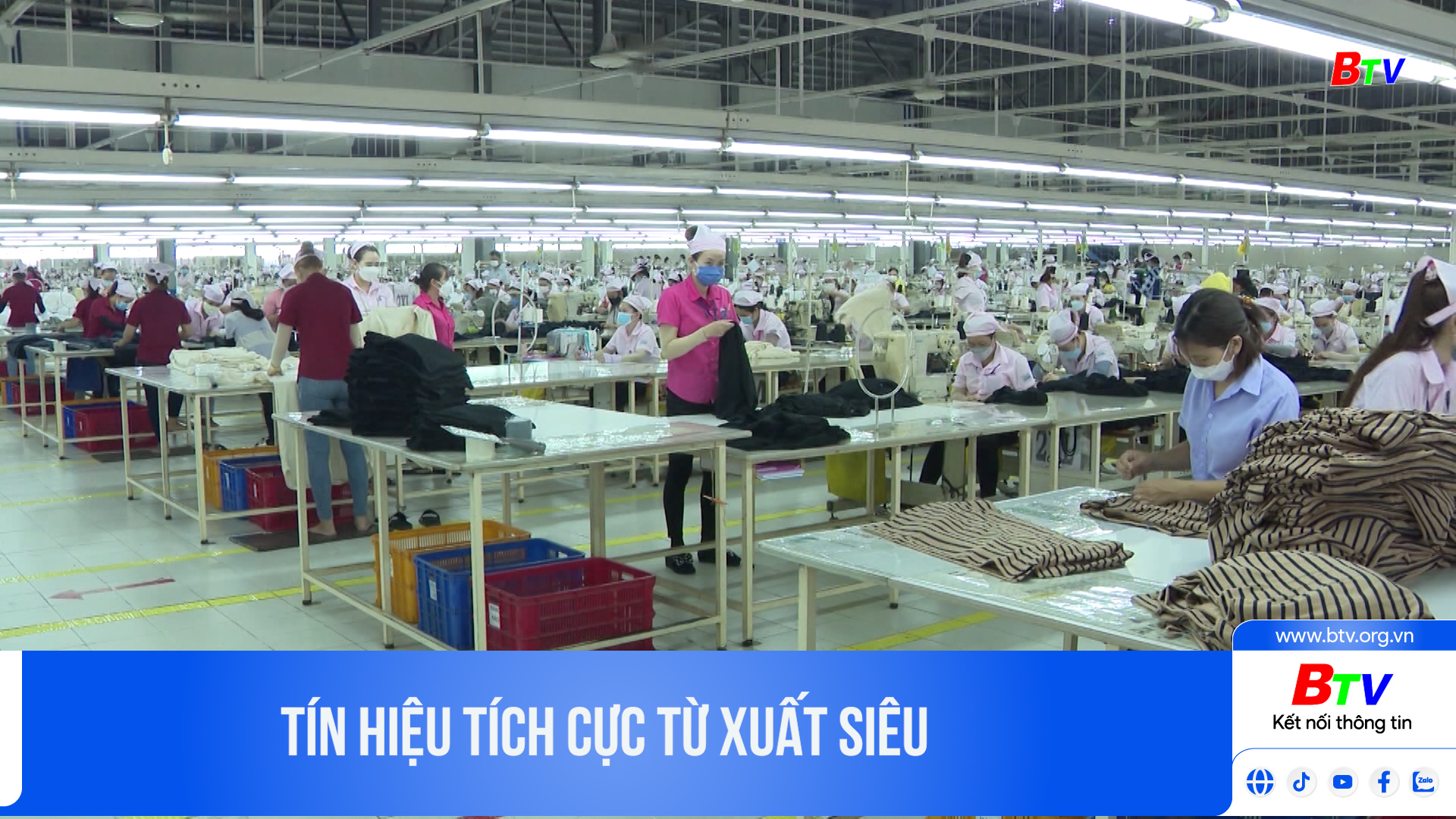 Tín hiệu tích cực từ xuất siêu	