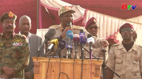 Sudan - Lãnh đạo quân đội cam kết thực thi thỏa thuận với phe biểu tình
