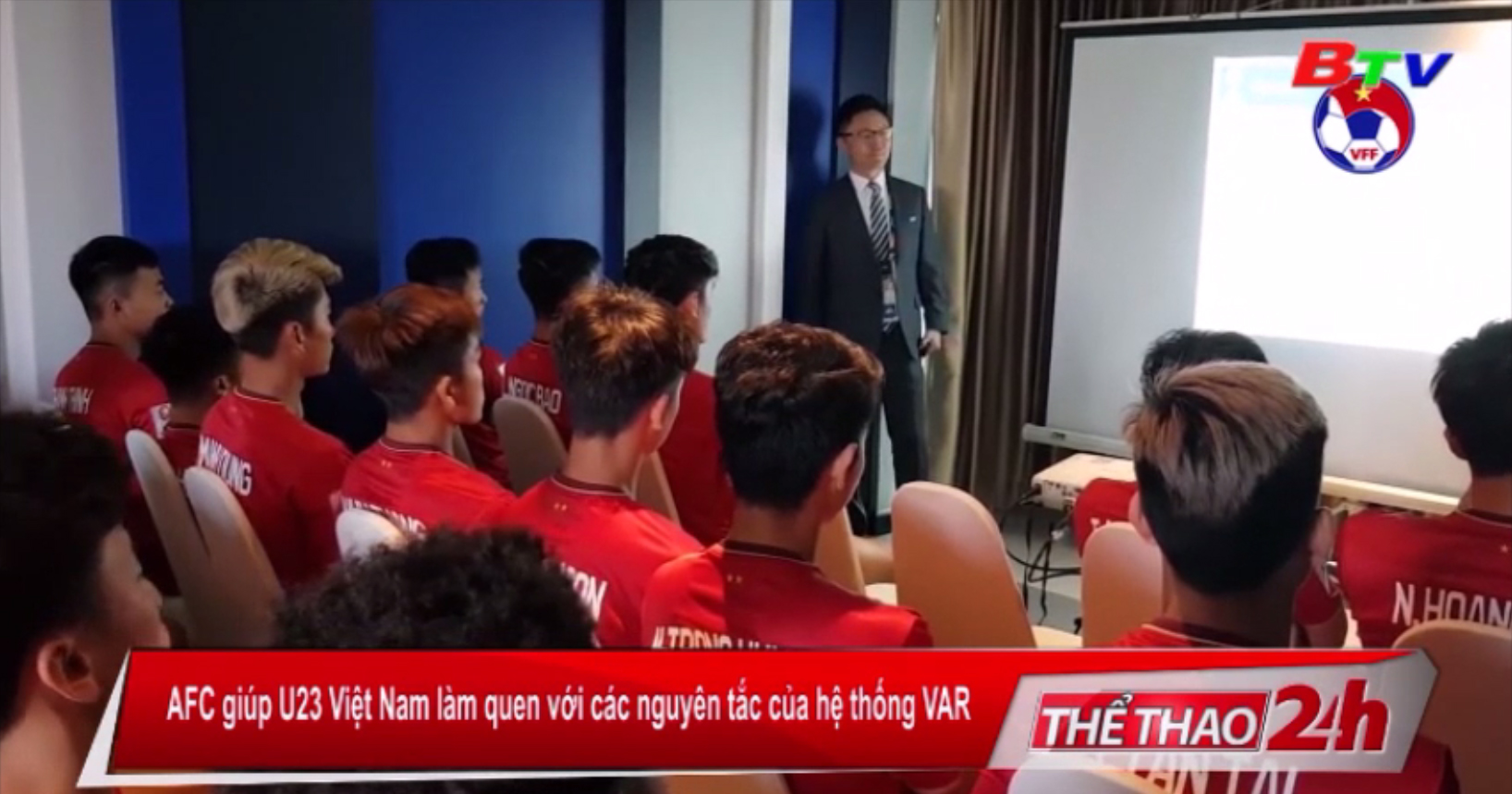 AFC giúp U23 Việt Nam làm quen với các nguyên tắc của hệ thống VAR