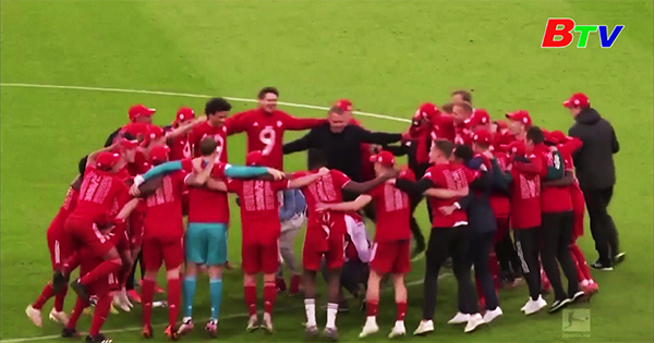 Bayern Munich ăn mừng ngôi vô địch bằng mưa bàn thắng