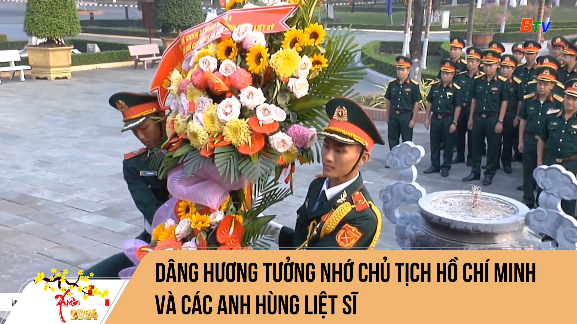 Dâng hương tưởng nhớ Chủ tịch Hồ Chí Minh và các Anh hùng Liệt sĩ