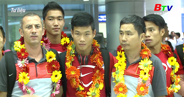 Cầu thủ Việt Nam đấu giá Huy chương làm từ thiện
