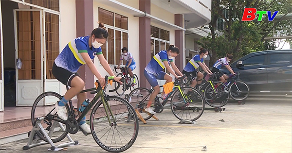 Tuyển xe đạp nữ Biwase Bình Dương tập luyện trong tình hình mới
