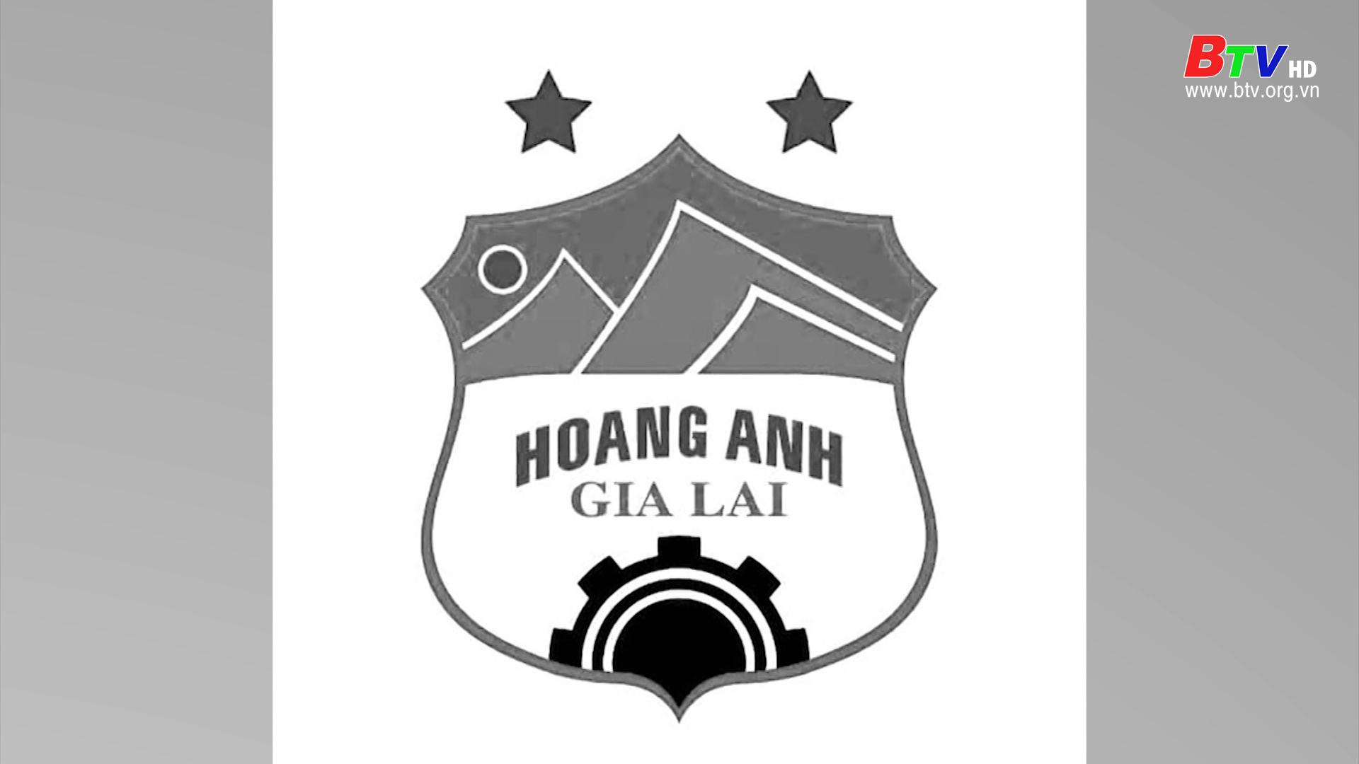 Bóng đá Việt Nam và quốc tế chia sẻ nỗi buồn với CLB HAGL