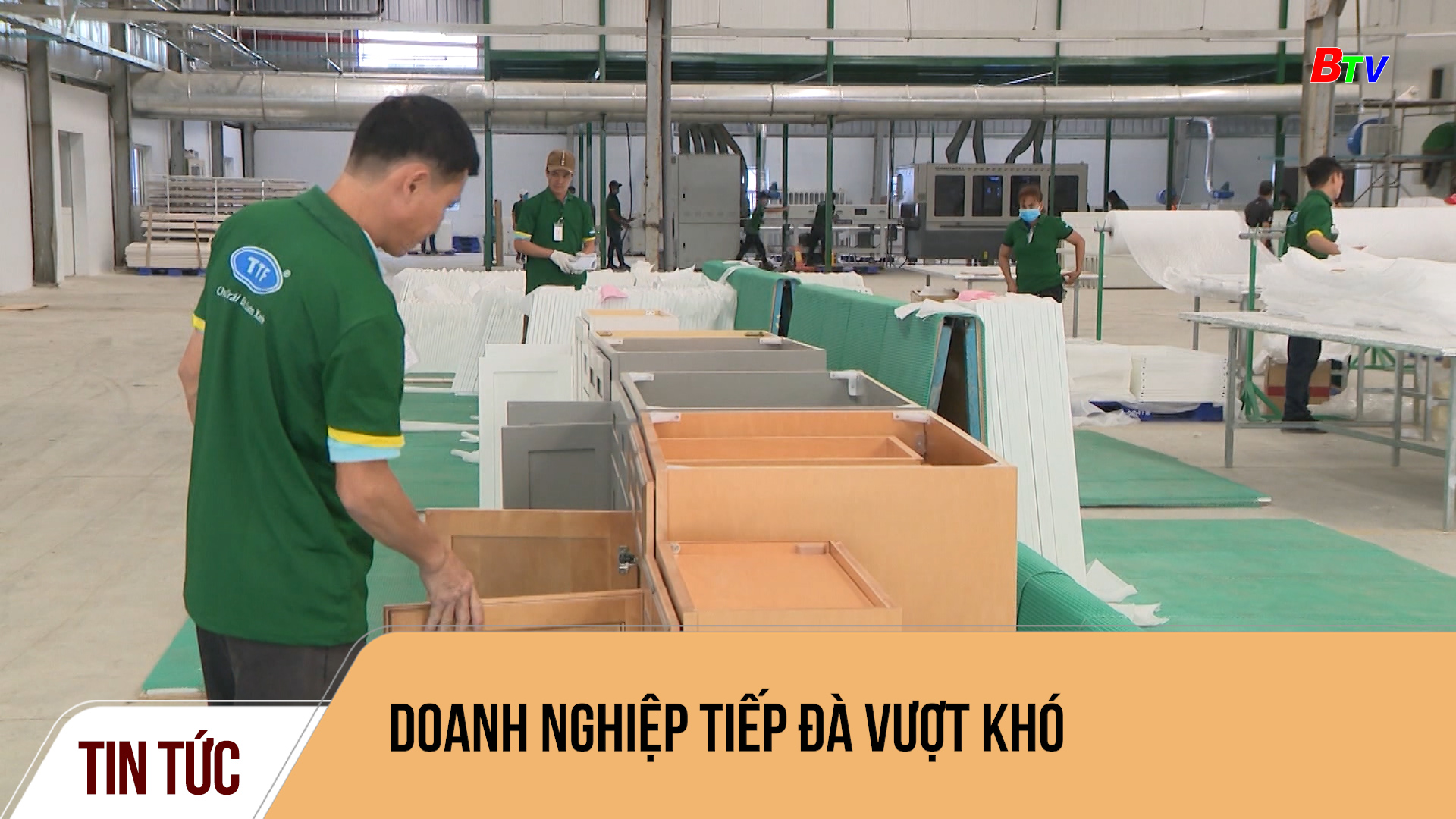 Doanh nghiệp tiếp đà vượt khó