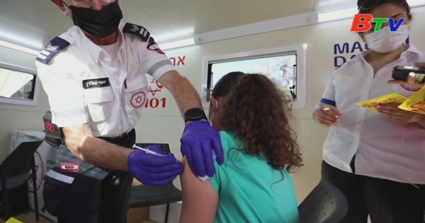 Israel tiêm vaccine mũi thứ ba cho người dân