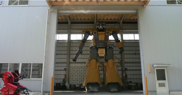 Nhật Bản giới thiệu Robot khổng lồ