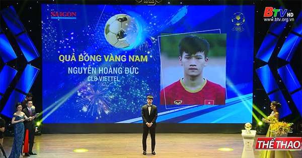 Tiền vệ Nguyễn Hoàng Đức giành Quả bóng vàng Việt Nam 2021
