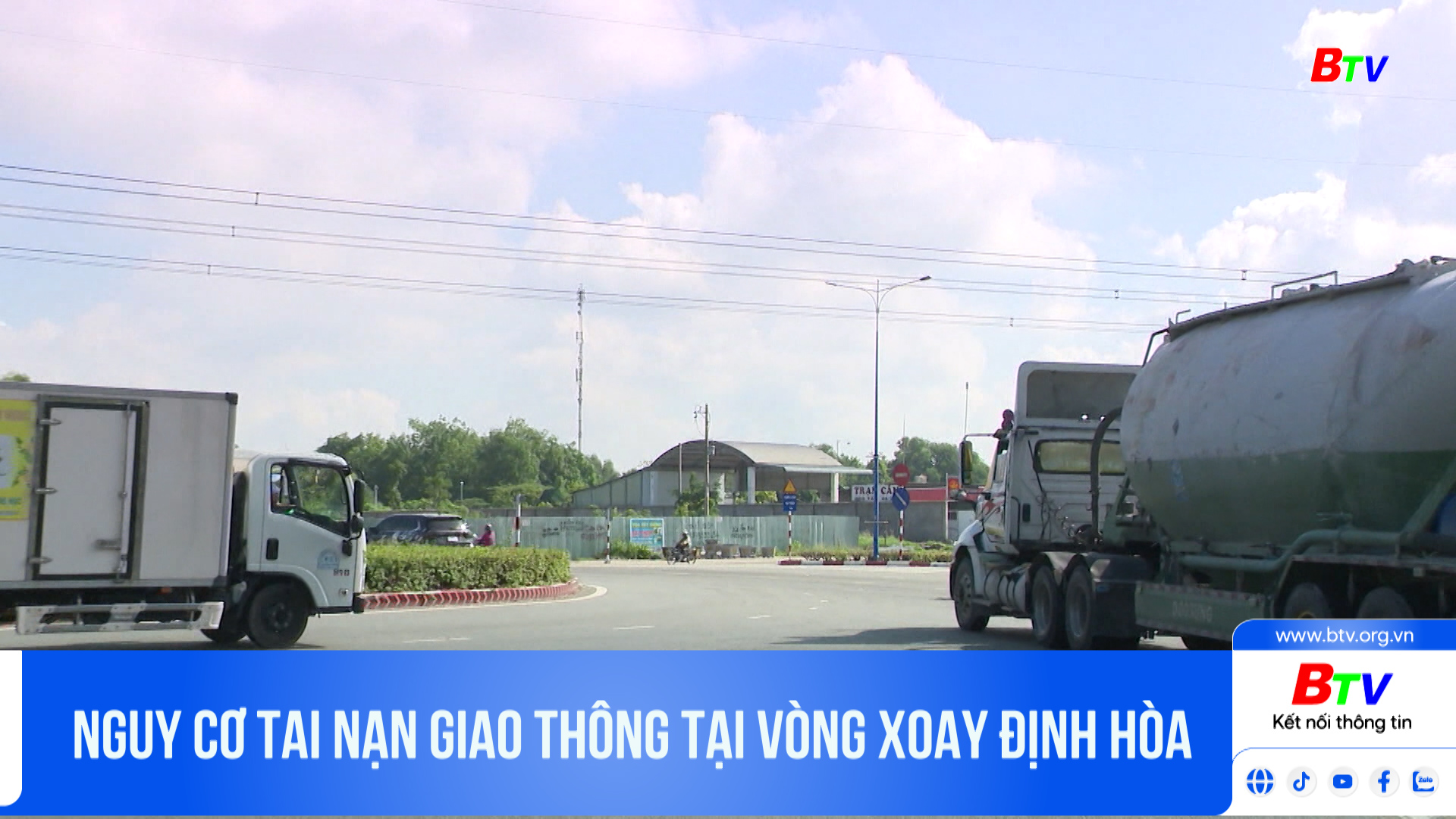 Nguy cơ tai nạn giao thông tại vòng xoay Định Hòa	