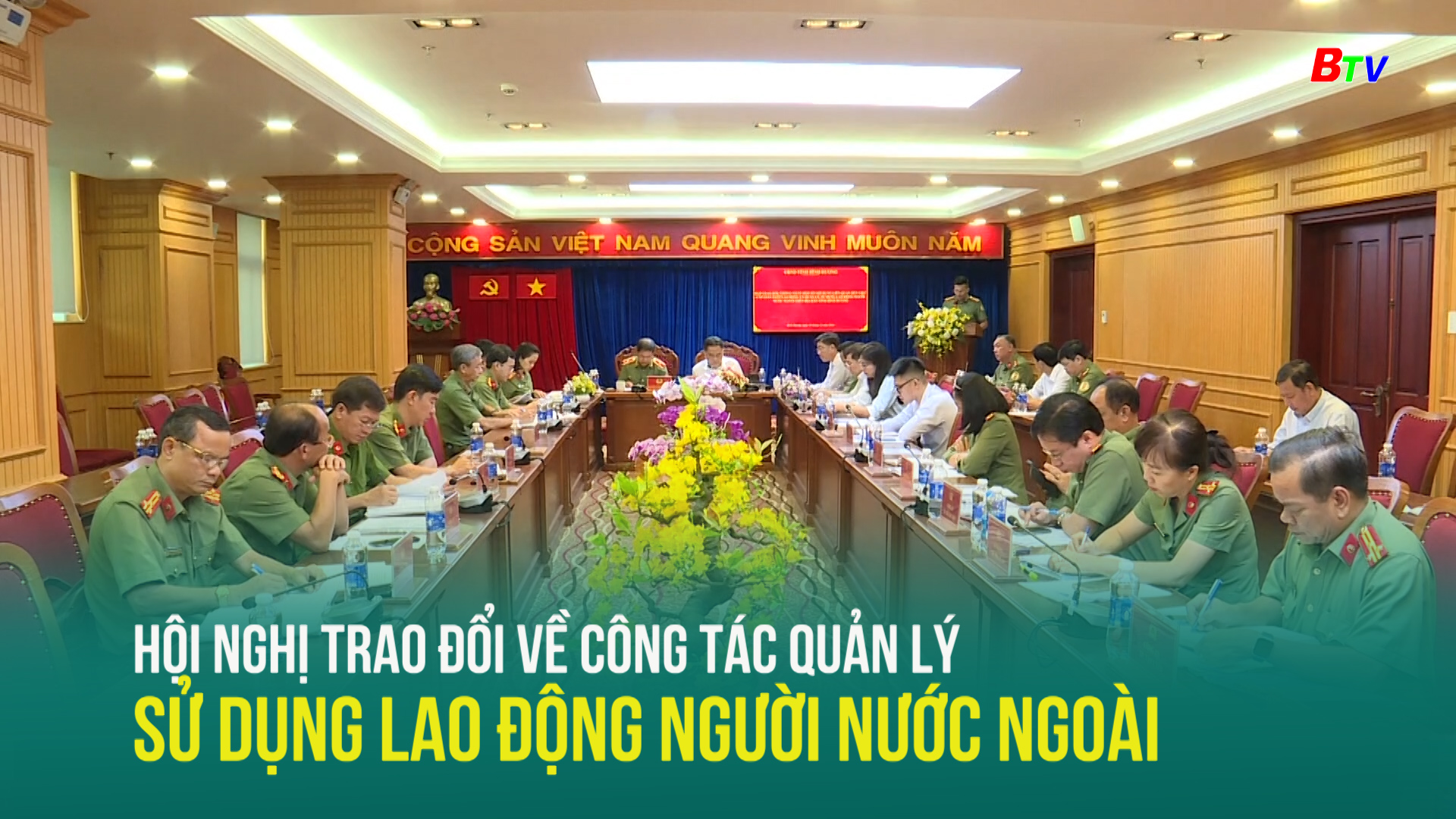 Hội nghị trao đổi về công tác quản lý sử dụng lao động người nước ngoài