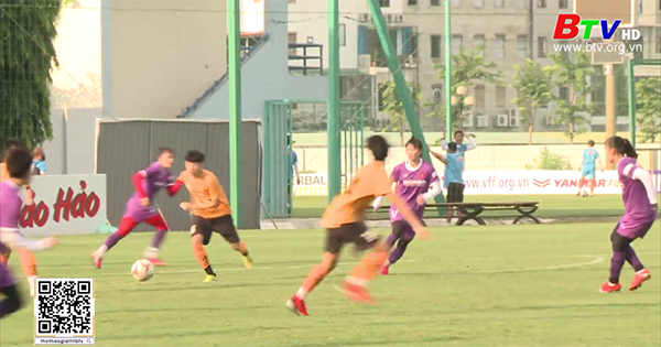 Đội tuyển nữ Việt Nam đấu tập với U15 nam futsal