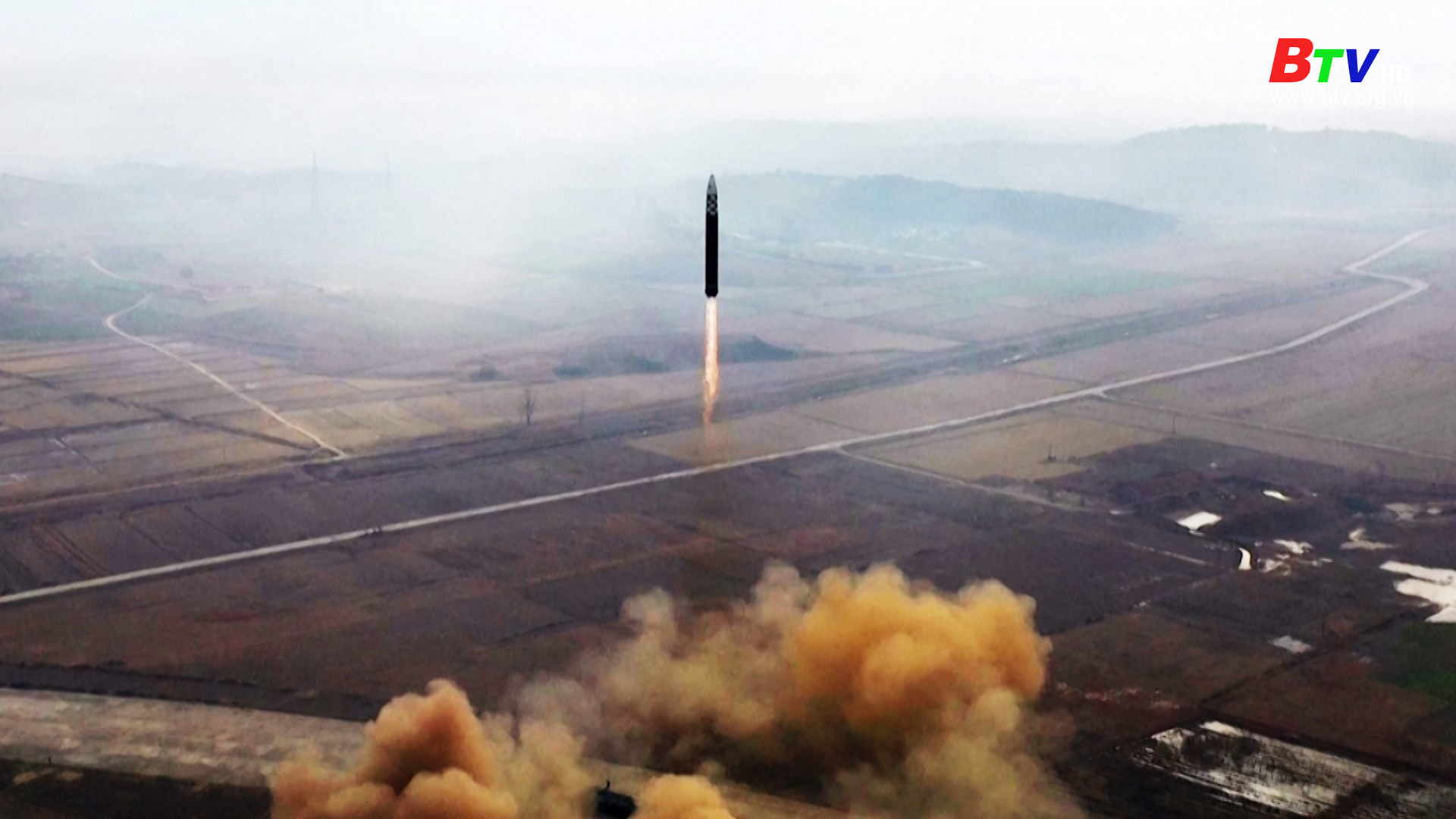 Nhà lãnh đạo Triều Tiên giám sát việc phóng thử tên lửa