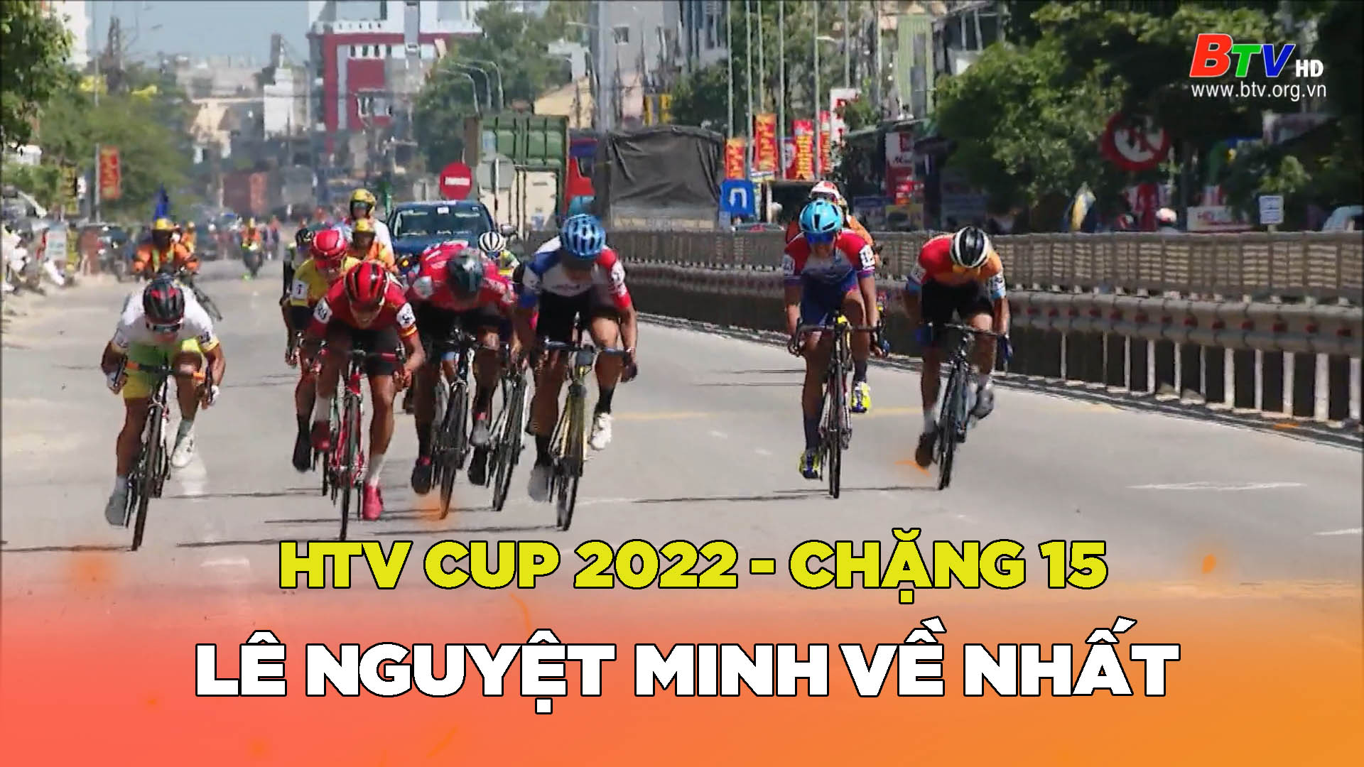 Cuộc đua xe đạp Cúp Truyền hình TP.HCM năm 2022 – Lê Nguyệt Minh thắng chặng 15