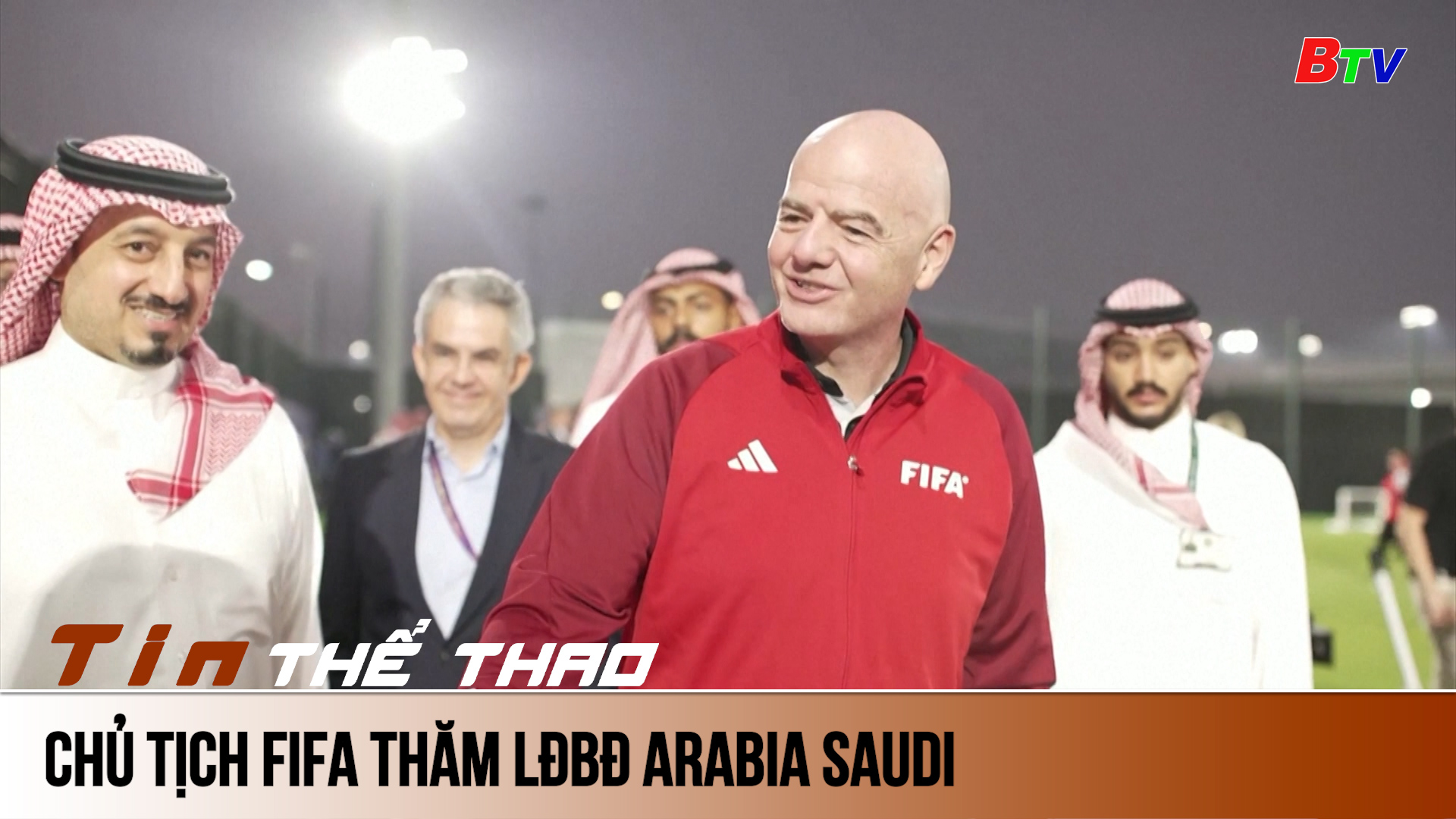 Chủ tịch FIFA và các huyền thoại bóng đá thăm LĐBĐ Arabia Saudi | Tin Thể thao 24h	