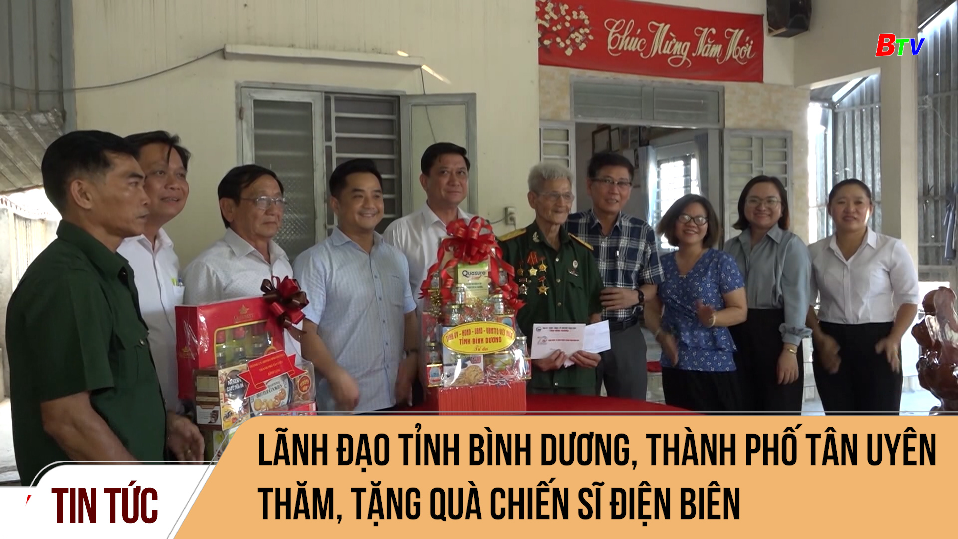 Lãnh đạo tỉnh Bình Dương, thành phố Tân Uyên thăm, tặng quà chiến sĩ Điện Biên	