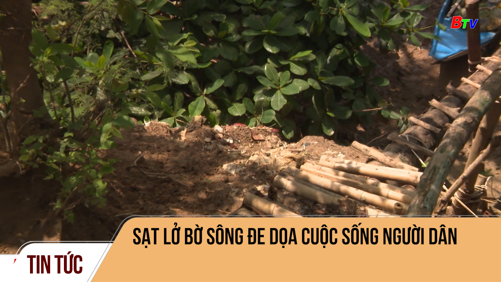 Sạt lở bờ sông đe dọa cuộc sống người dân