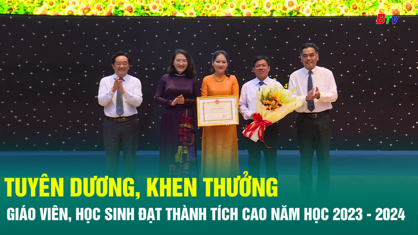 Tuyên dương, khen thưởng giáo viên, học sinh đạt thành tích cao năm học 2023 - 2024 