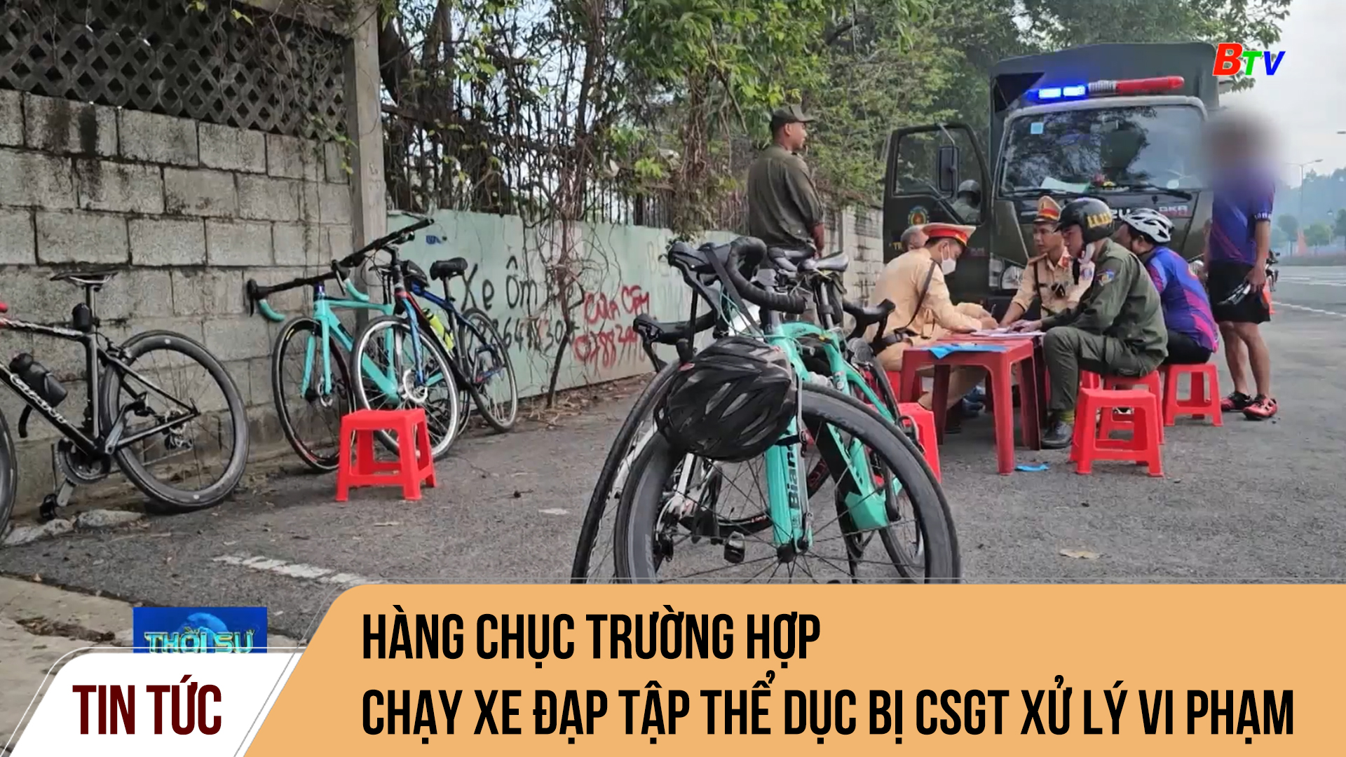 Hàng chục trường hợp chạy xe đạp tập thể dục bị CSGT xử lý vi phạm