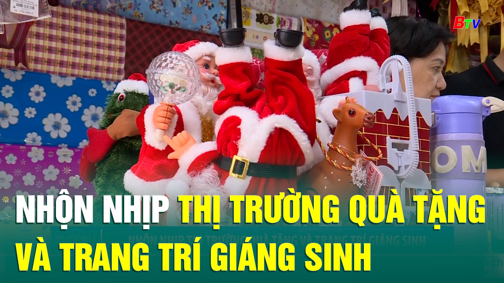 Nhộn nhịp thị trường quà tặng và trang trí Giáng sinh