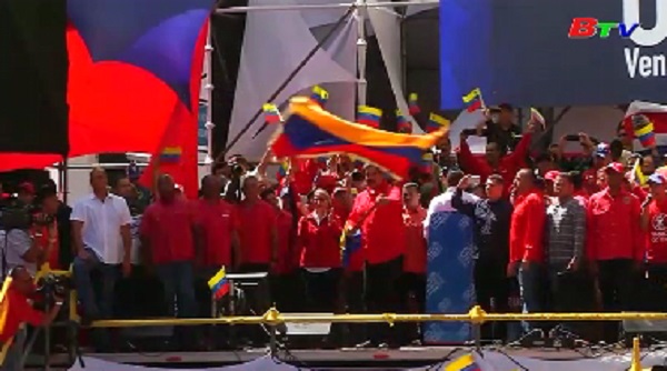 Venezuela cắt đứt quan hệ với Colombia