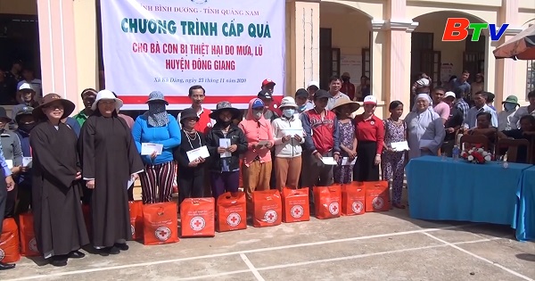 Bình Dương trao tặng 1.100 phần quà hỗ trợ đồng bào hai tỉnh Quảng Nam, Quảng Ngãi