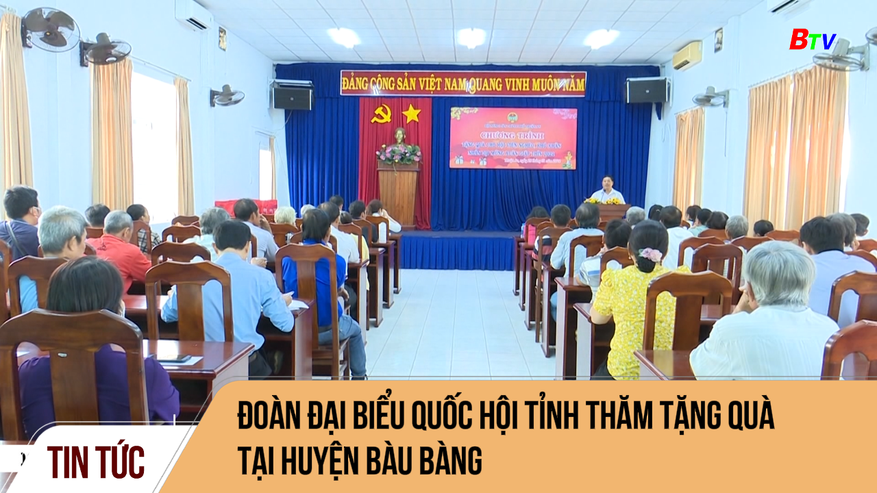 Đoàn đại biểu Quốc hội Tỉnh thăm tặng quà tại huyện Bàu Bàng