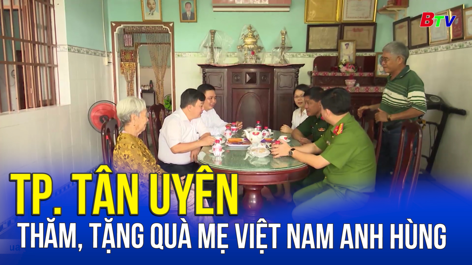 Tp. Tân Uyên - Thăm, tặng quà mẹ Việt Nam Anh Hùng