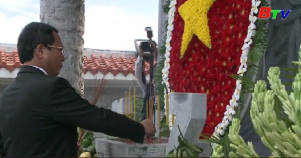 Bình Dương tổ chức Lễ Viếng nghĩa trang liệt sĩ tỉnh