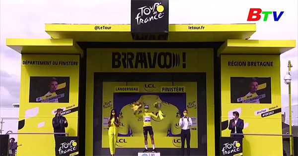 Julian Alaphilippe chiến thắng chặng 1 Tour de France 2021
