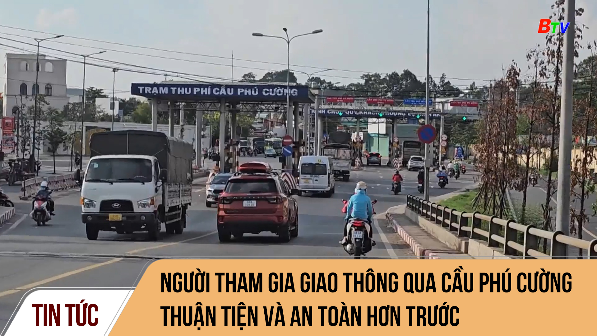 Người tham gia giao thông qua cầu Phú Cường thuận tiện và an toàn hơn trước