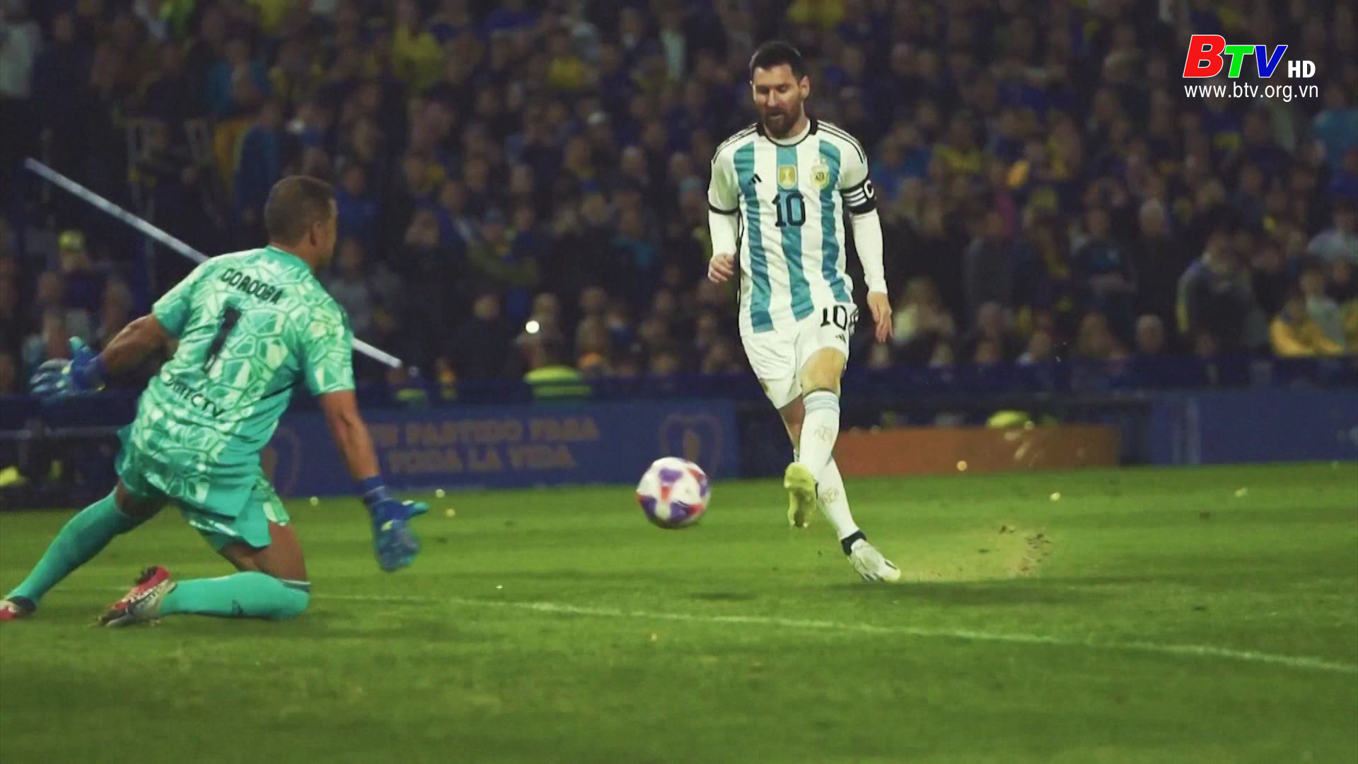 Messi và Riquelme đã có một trận giao hữu tại sân La Bombonera của Boca 