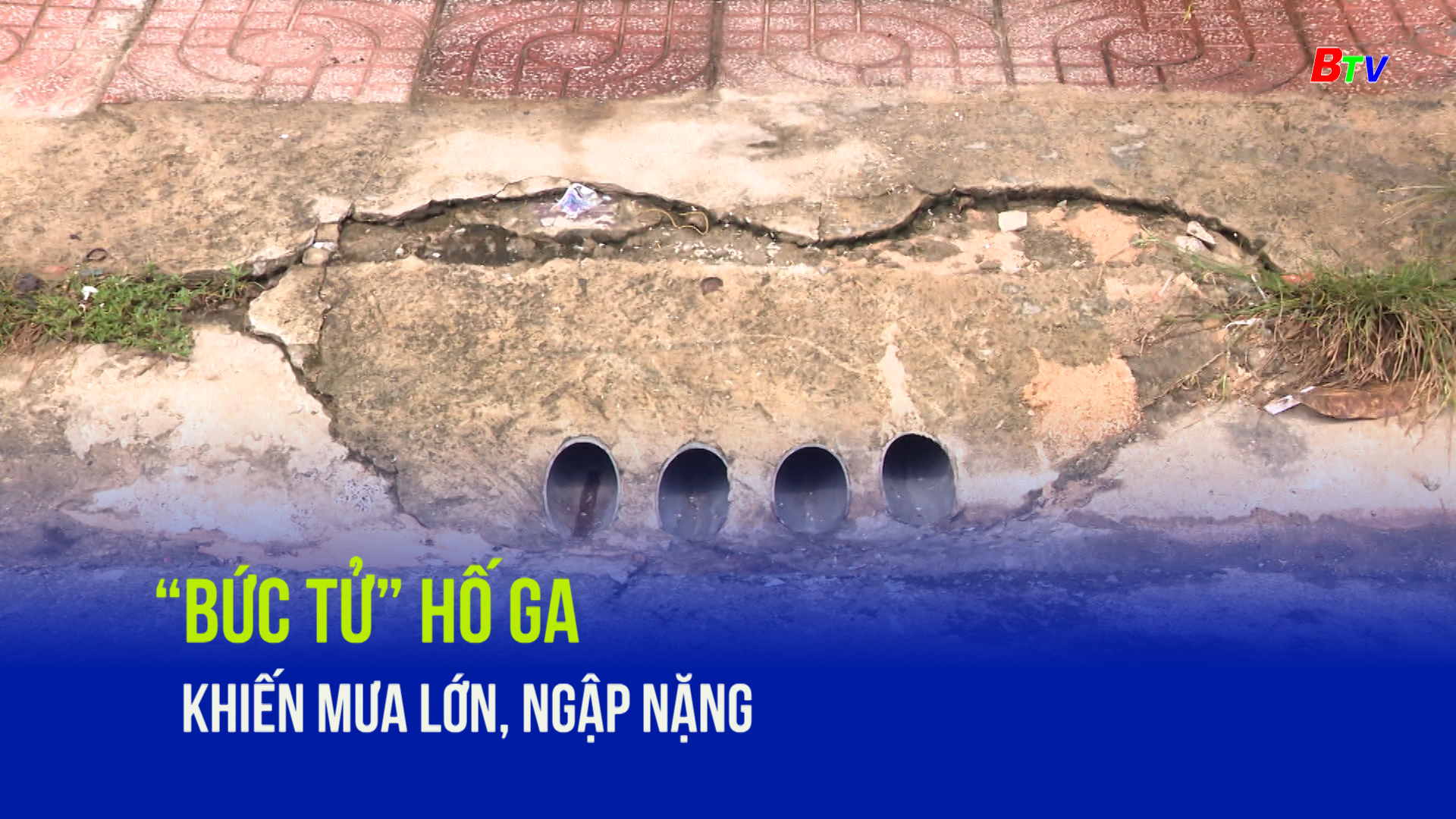 “Bức tử” hố ga khiến mưa lớn, ngập nặng	