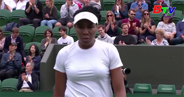 Venus Williams vào vòng 2 giải Wimbledon 2021