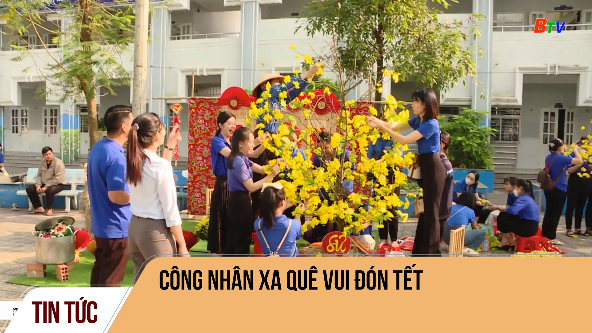 Công nhân xa quê vui đón Tết